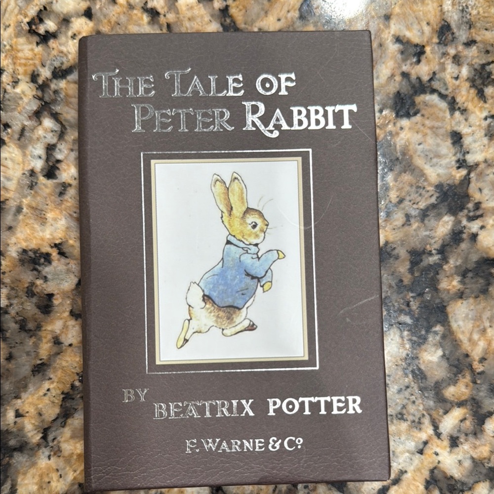 Storybook Cosmetics The Tale of Peter Rabbit Book Makeup NWT